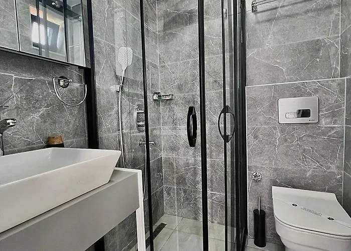 Otel Euronova & *